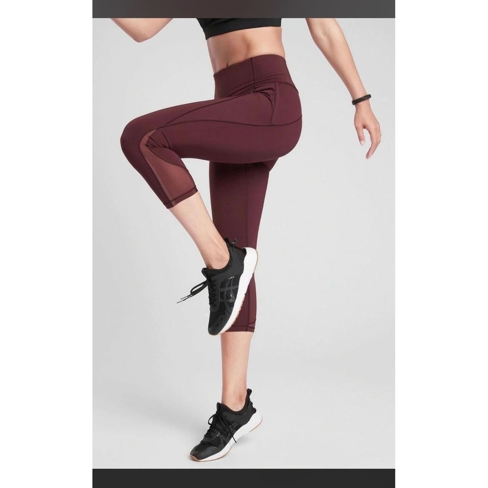 Athleta Lightning Capri Leggings Dark Plum Burgundy Mesh Zip Pocket Smll Petite